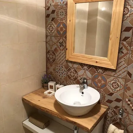 Eleni Villa